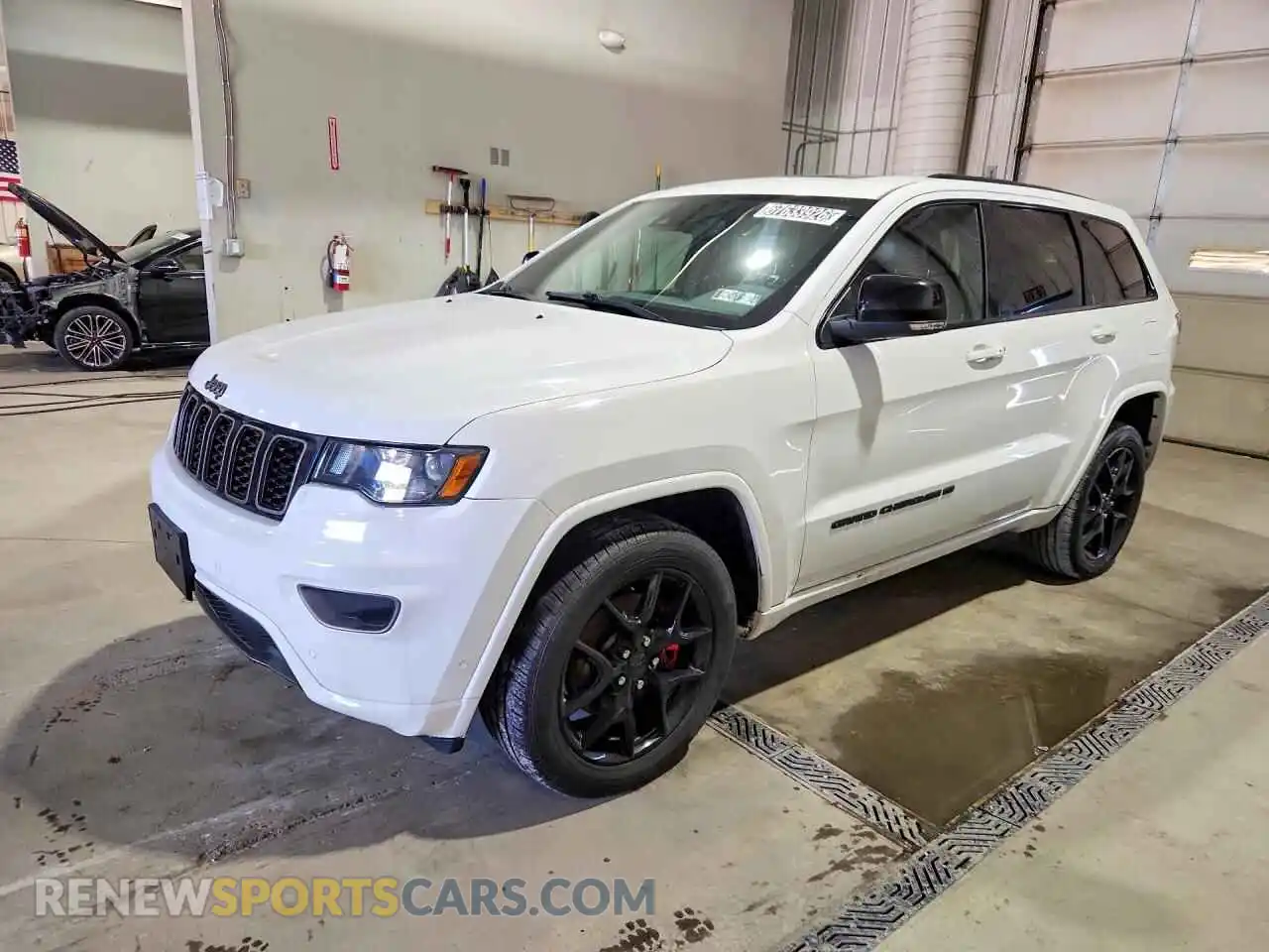 1 Photograph of a damaged car 1C4RJFBG0MC673943 JEEP CHEROKEE 2021