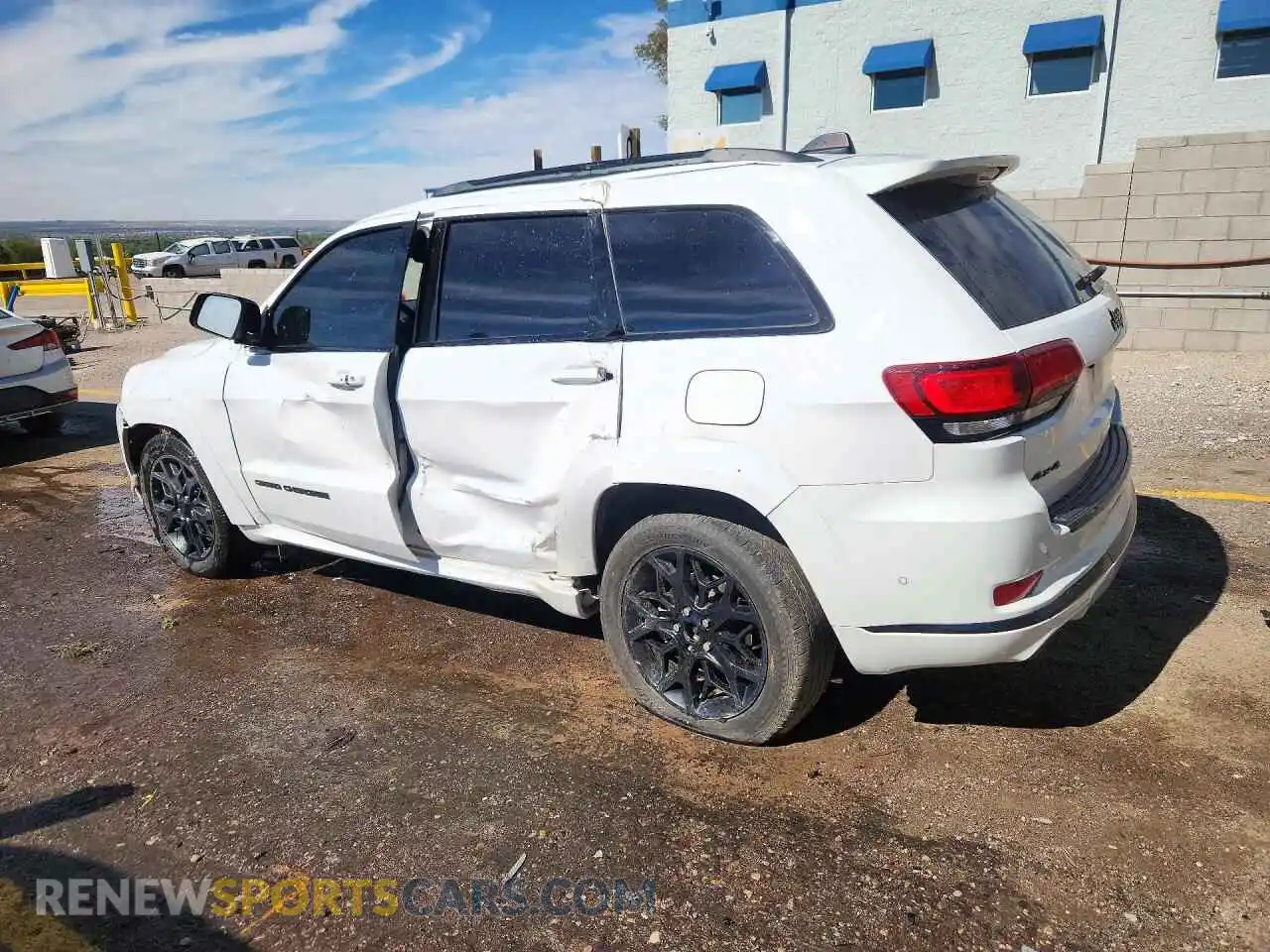 2 Photograph of a damaged car 1C4RJFBG0MC730948 JEEP CHEROKEE 2021