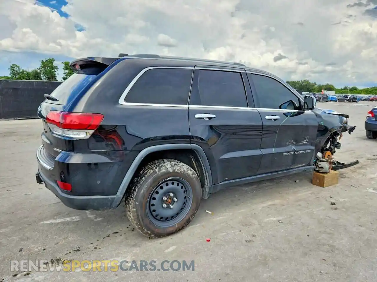 3 Photograph of a damaged car 1C4RJFBG7MC613125 JEEP CHEROKEE 2021