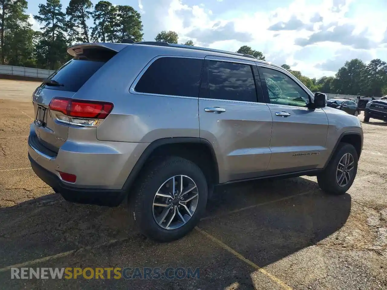 3 Photograph of a damaged car 1C4RJFBG8MC627826 JEEP CHEROKEE 2021