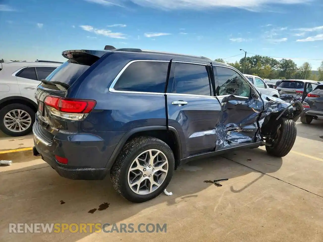 3 Photograph of a damaged car 1C4RJFBG8MC691820 JEEP CHEROKEE 2021