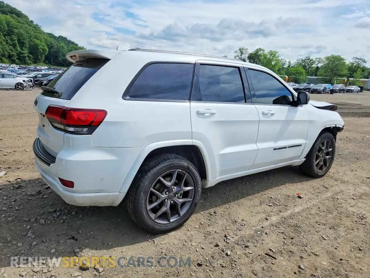 3 Photograph of a damaged car 1C4RJFBGXMC585806 JEEP CHEROKEE 2021