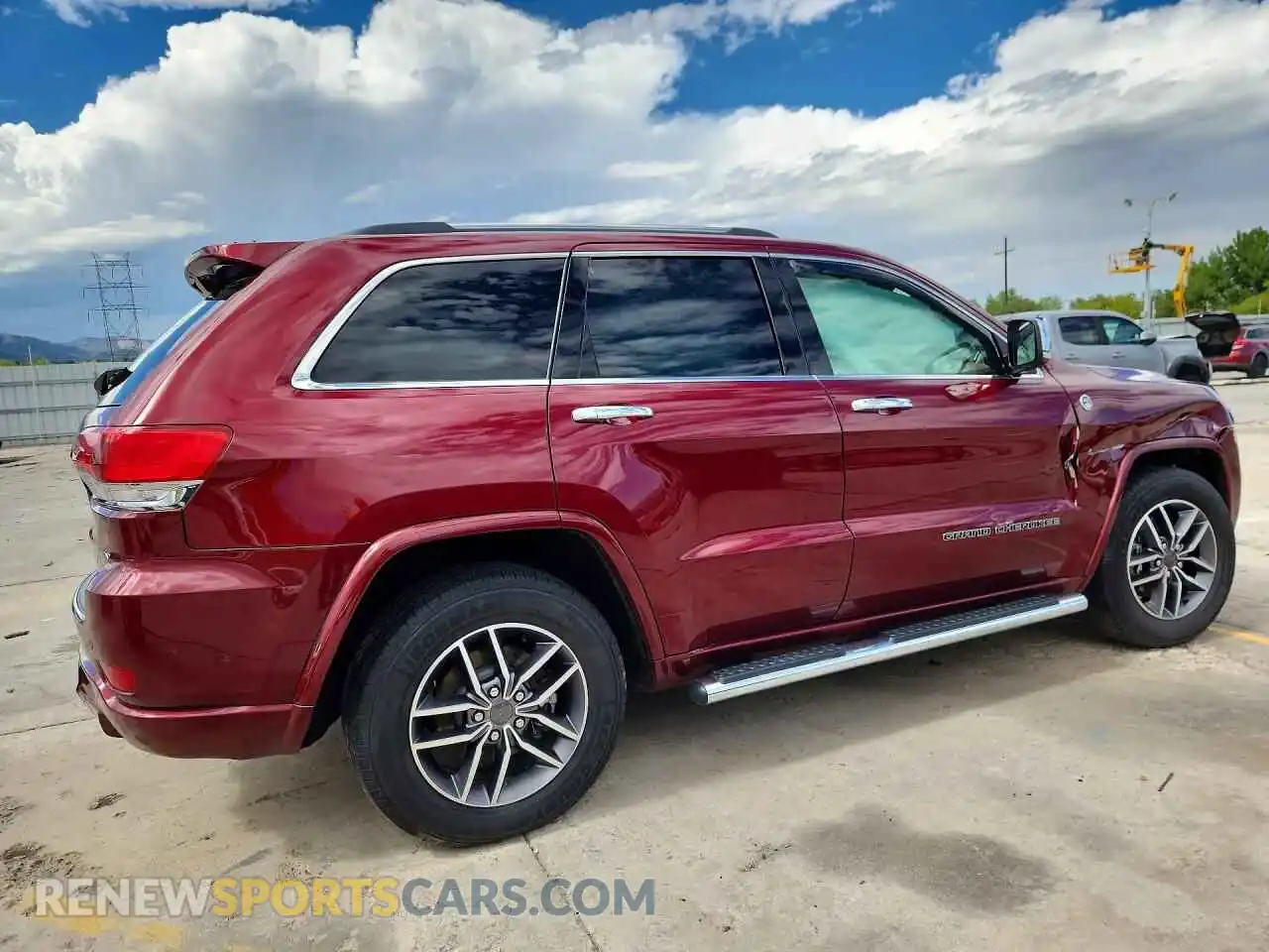 3 Photograph of a damaged car 1C4RJFCG8MC571904 JEEP CHEROKEE 2021