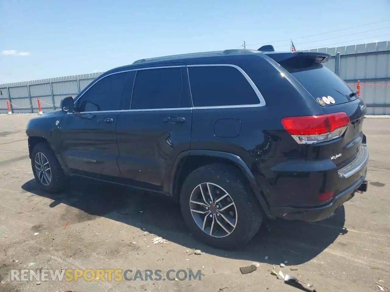 2 fotografías del automóvil dañado 1C4RJFCG9MC529760 JEEP CHEROKEE 2021