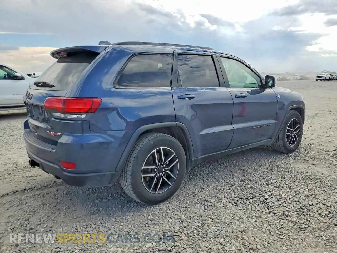 3 Photograph of a damaged car 1C4RJFLG3MC671327 JEEP CHEROKEE 2021