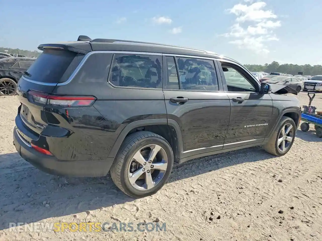 3 Photograph of a damaged car 1C4RJJBG1M8152168 JEEP CHEROKEE 2021