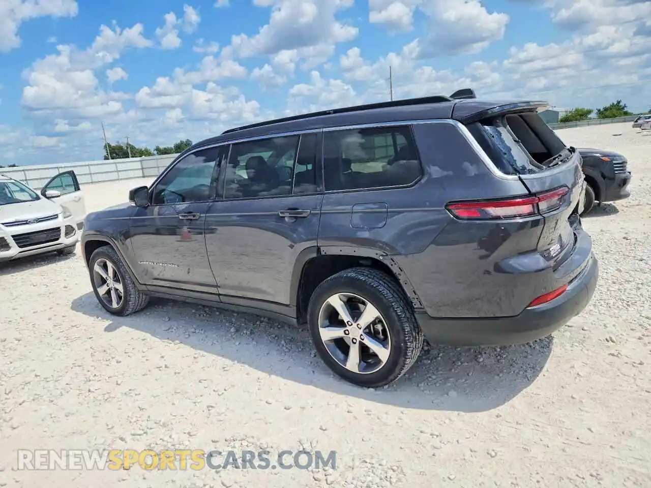 2 Photograph of a damaged car 1C4RJJBG4M8211620 JEEP CHEROKEE 2021