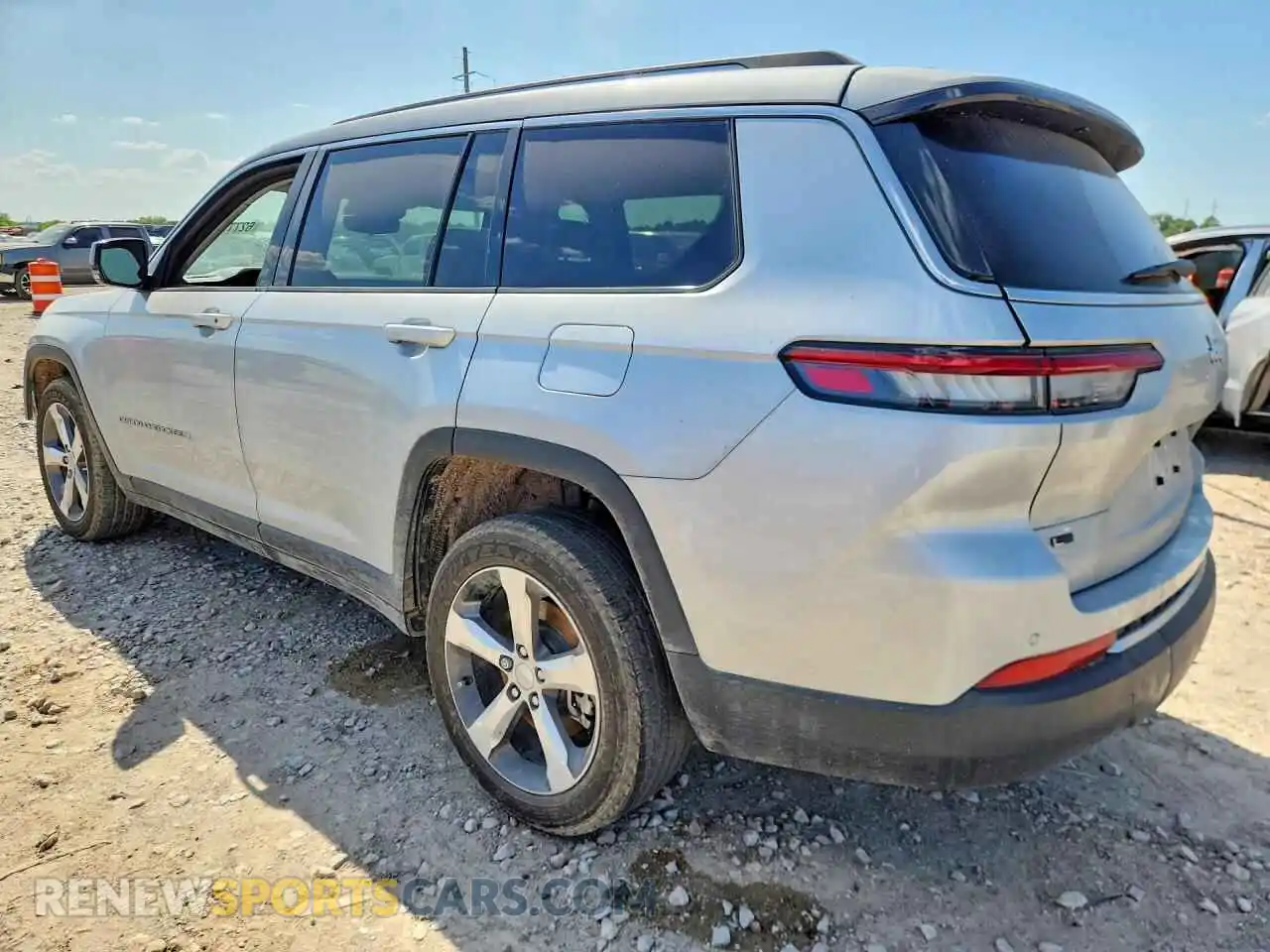 2 Photograph of a damaged car 1C4RJJBGXM8136485 JEEP CHEROKEE 2021