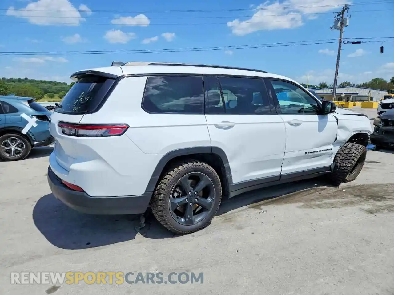 3 Photograph of a damaged car 1C4RJKAG1M8152906 JEEP CHEROKEE 2021