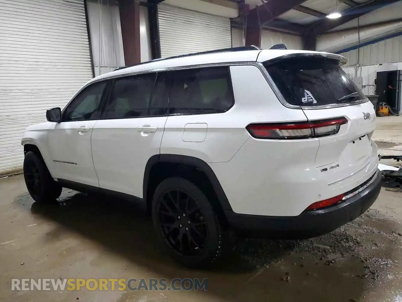 2 Photograph of a damaged car 1C4RJKAG2M8200087 JEEP CHEROKEE 2021