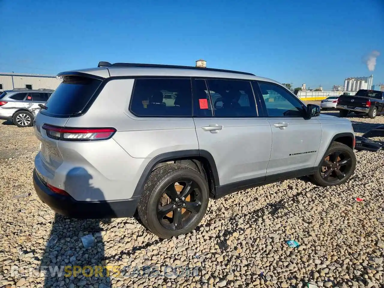 3 Photograph of a damaged car 1C4RJKAG6M8209276 JEEP CHEROKEE 2021