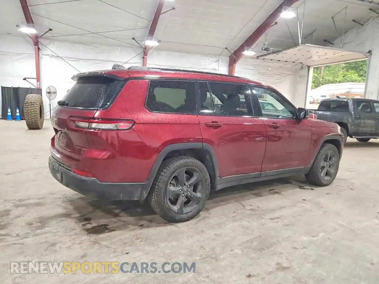 3 Photograph of a damaged car 1C4RJKAG7M8199857 JEEP CHEROKEE 2021