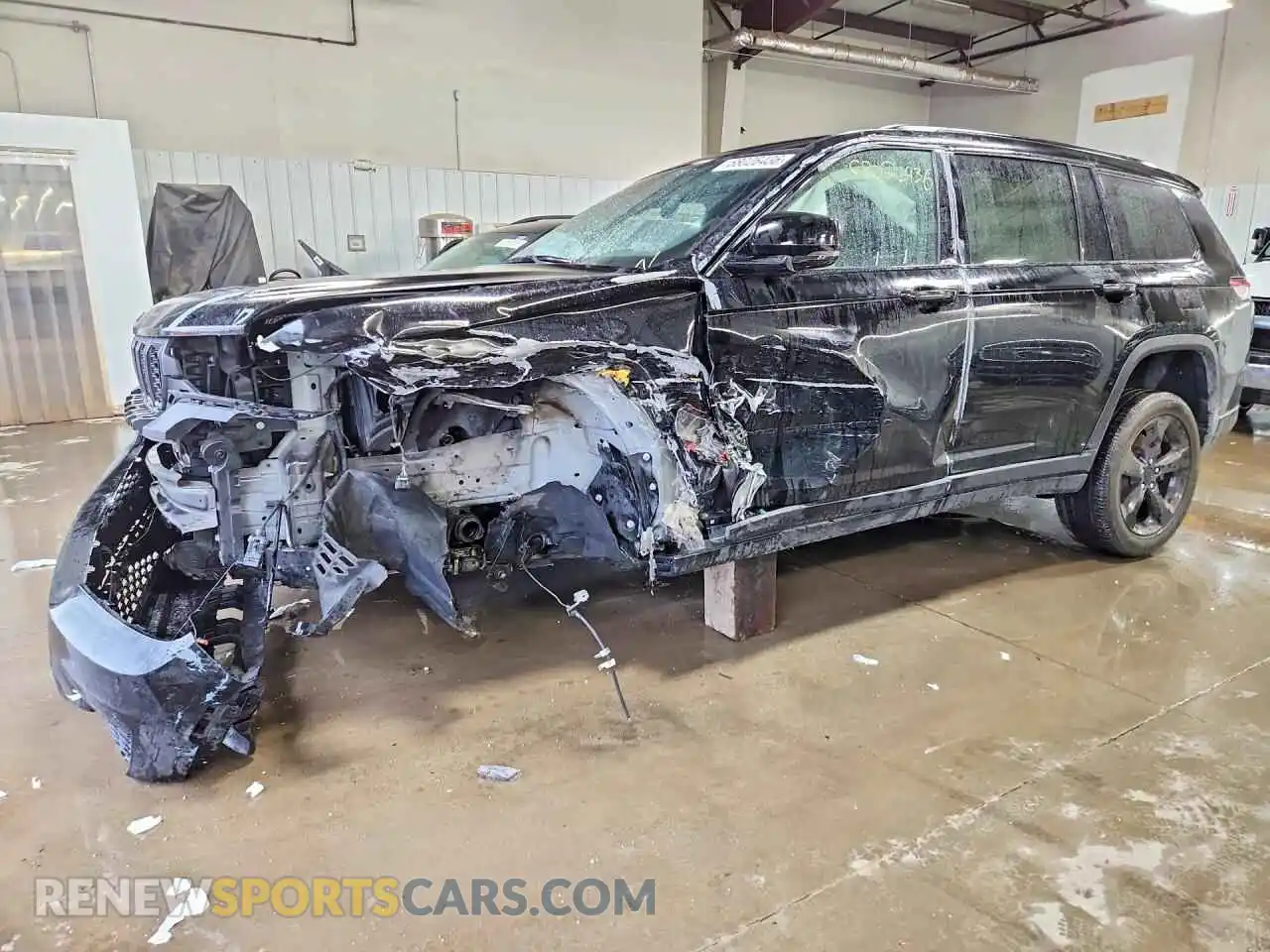 1 Photograph of a damaged car 1C4RJKAG9M8181036 JEEP CHEROKEE 2021
