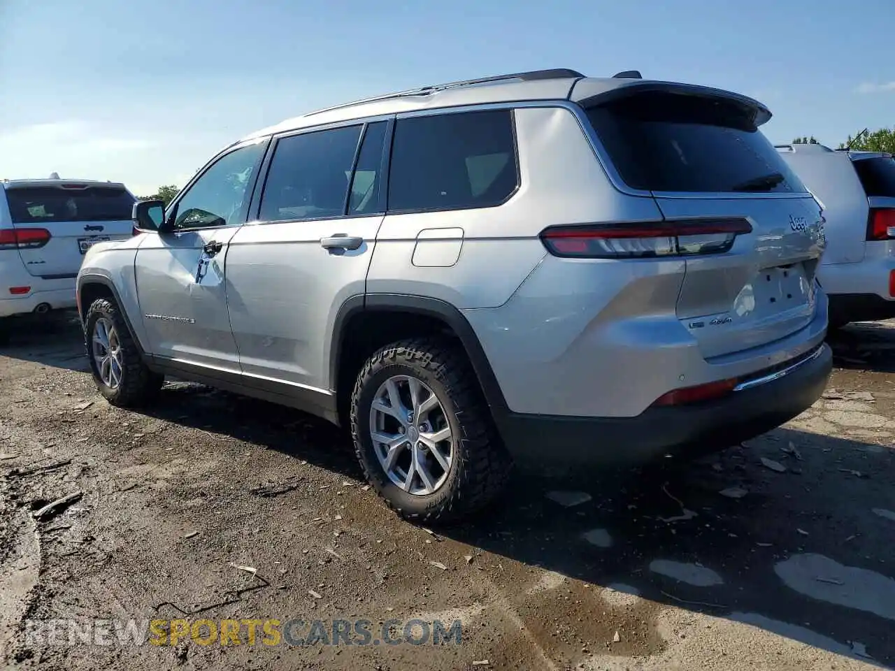2 Photograph of a damaged car 1C4RJKBG1M8112310 JEEP CHEROKEE 2021
