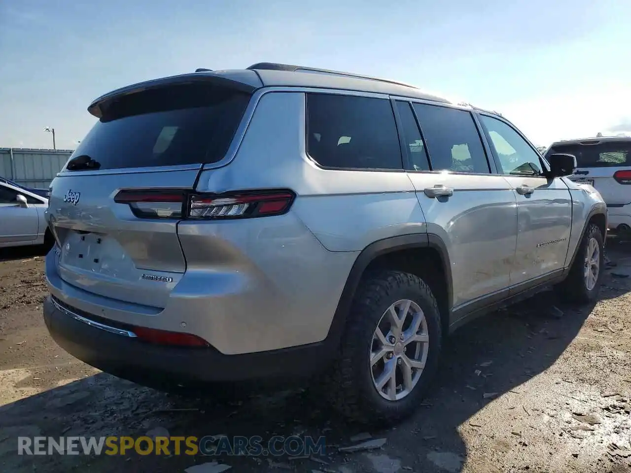3 Photograph of a damaged car 1C4RJKBG1M8112310 JEEP CHEROKEE 2021