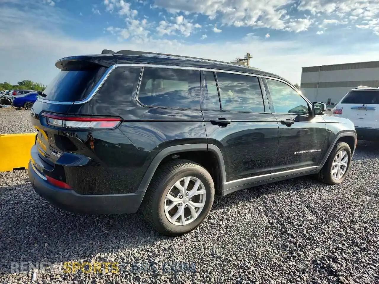 3 Photograph of a damaged car 1C4RJKBG1M8128247 JEEP CHEROKEE 2021