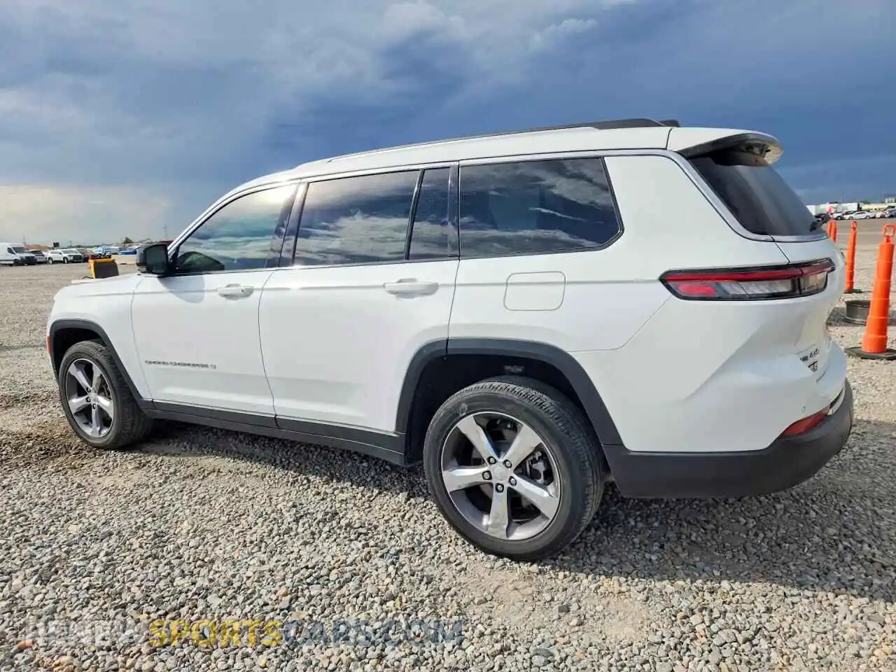 2 Photograph of a damaged car 1C4RJKBG2M8143579 JEEP CHEROKEE 2021