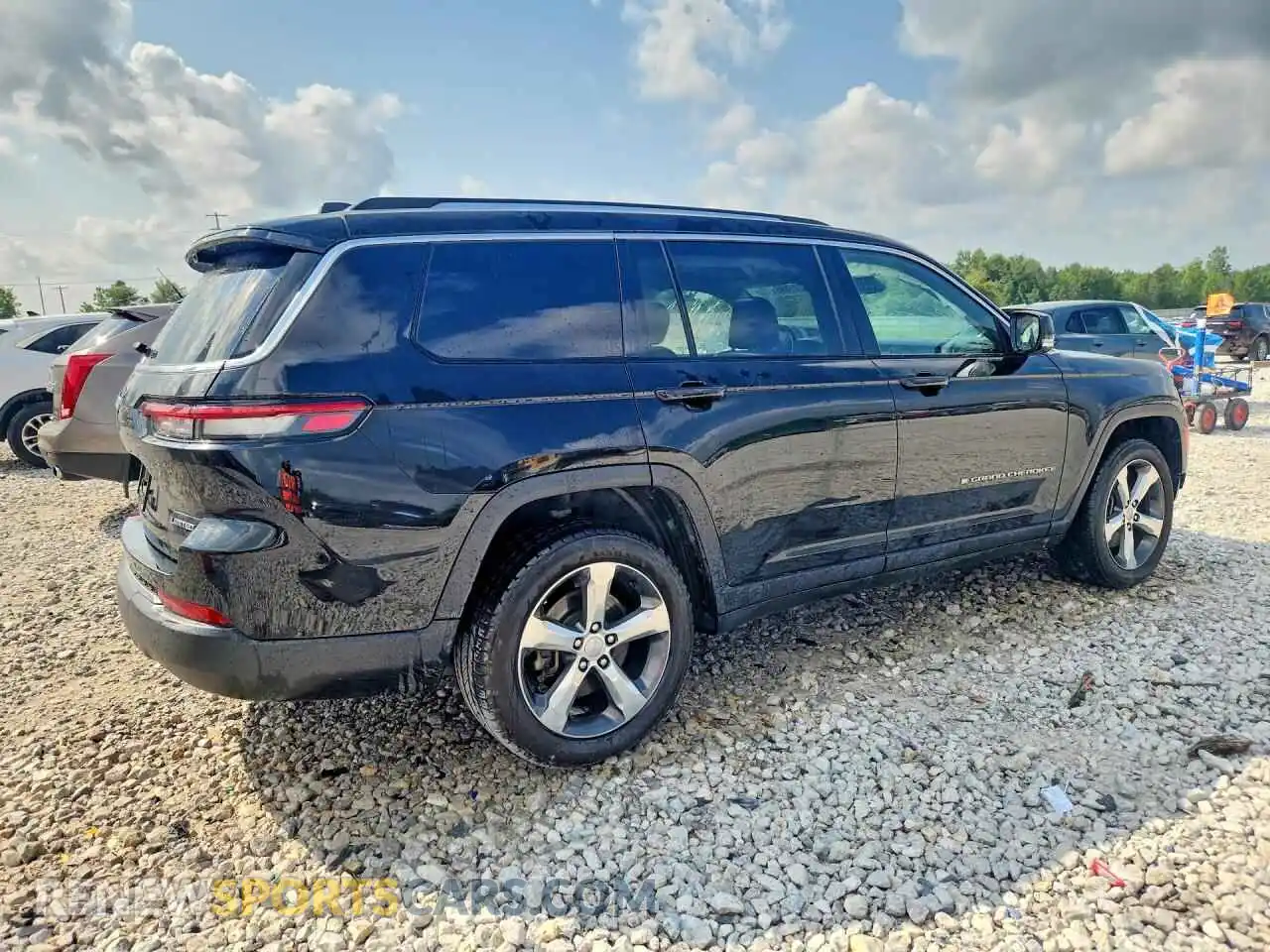 3 Photograph of a damaged car 1C4RJKBG3M8114284 JEEP CHEROKEE 2021