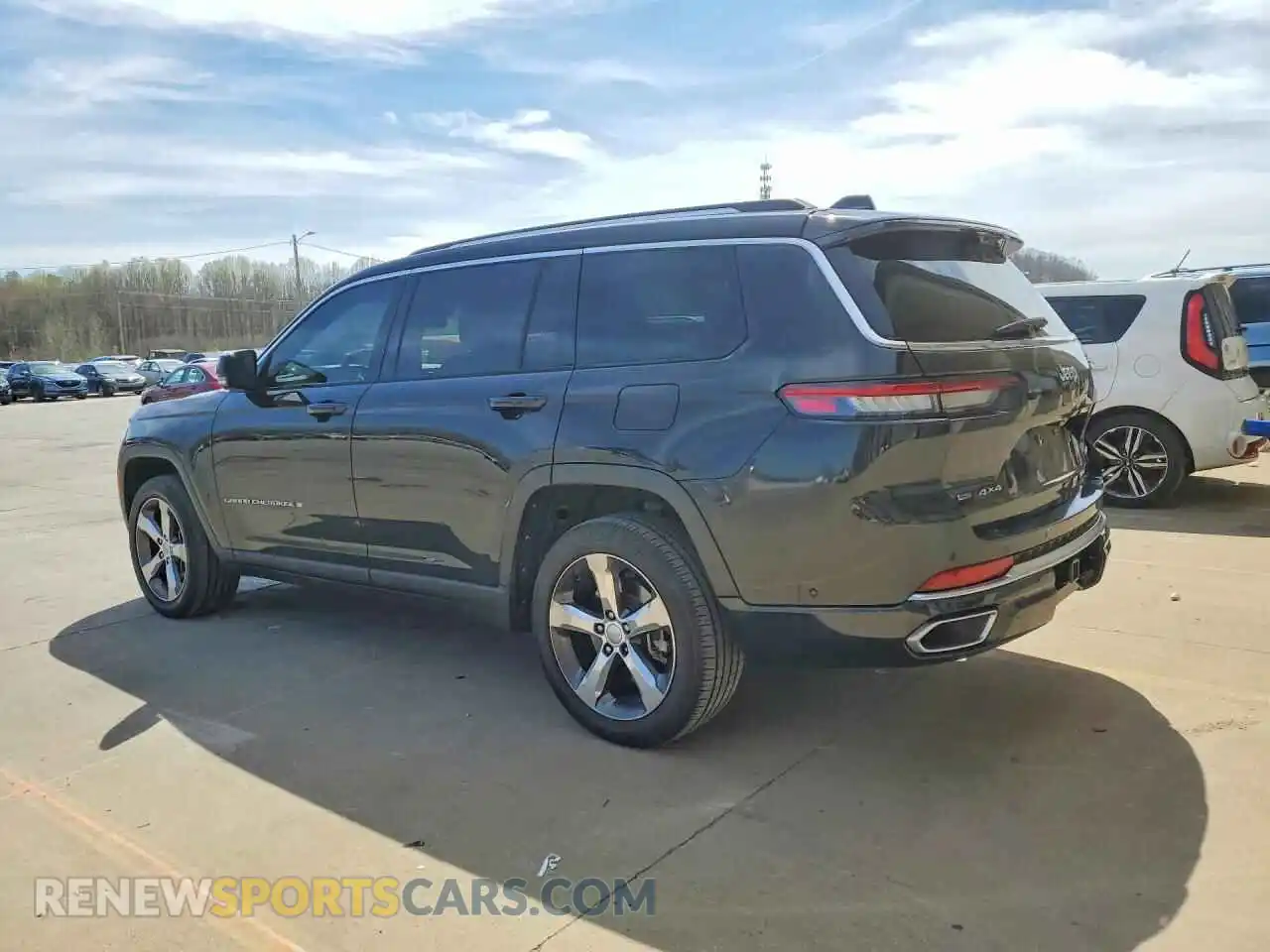 2 Photograph of a damaged car 1C4RJKBG8M8136829 JEEP CHEROKEE 2021