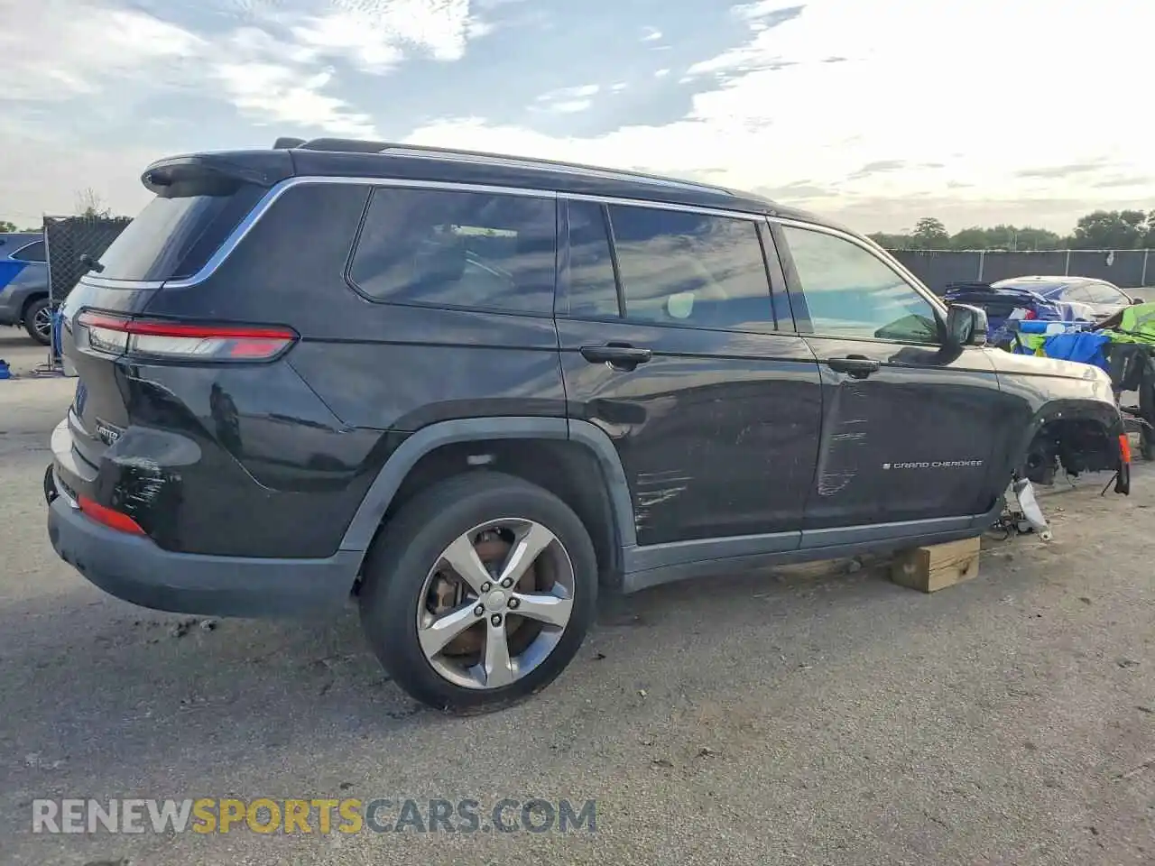 3 Photograph of a damaged car 1C4RJKBGXM8106019 JEEP CHEROKEE 2021
