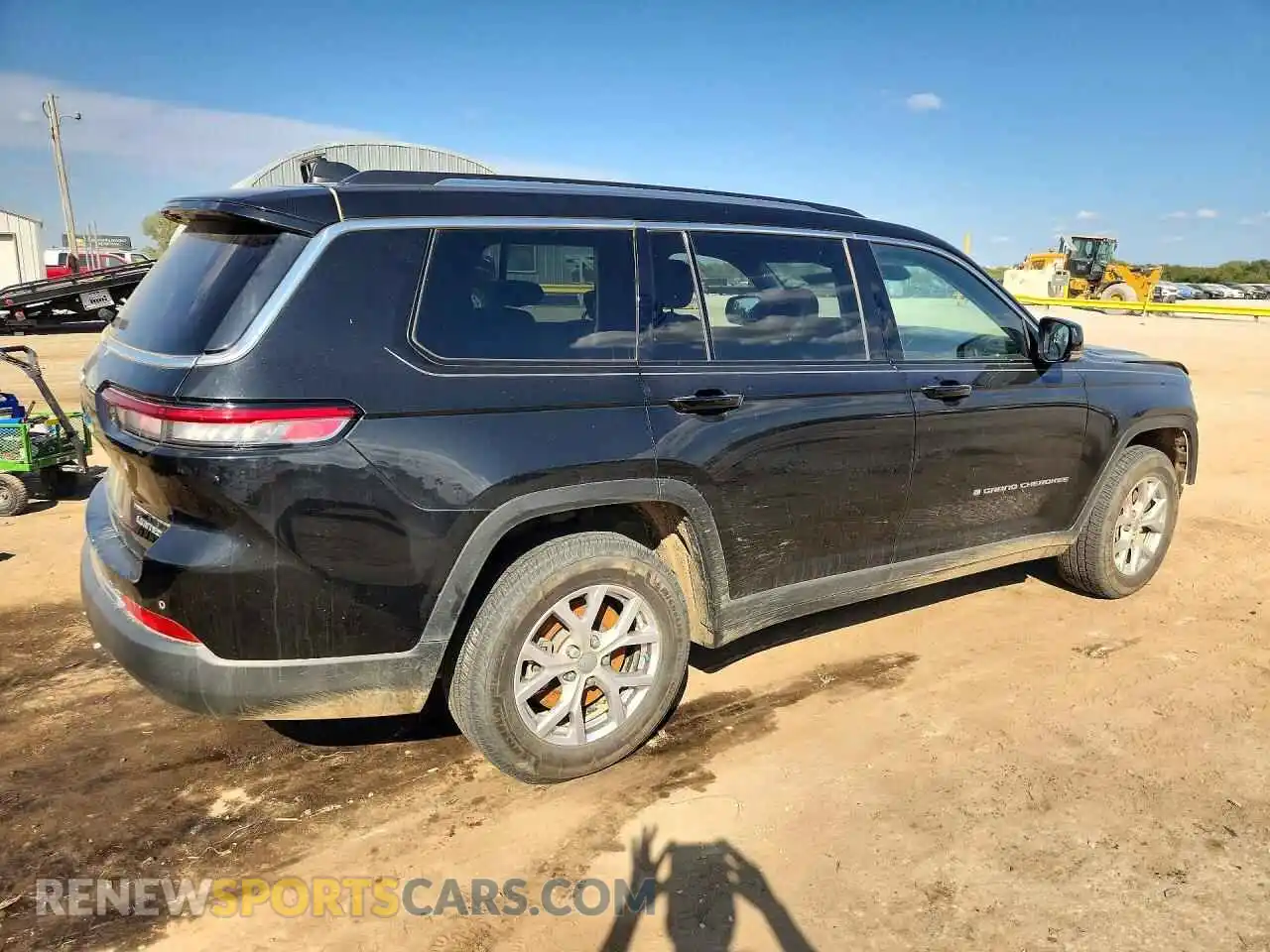3 Photograph of a damaged car 1C4RJKBGXM8181674 JEEP CHEROKEE 2021