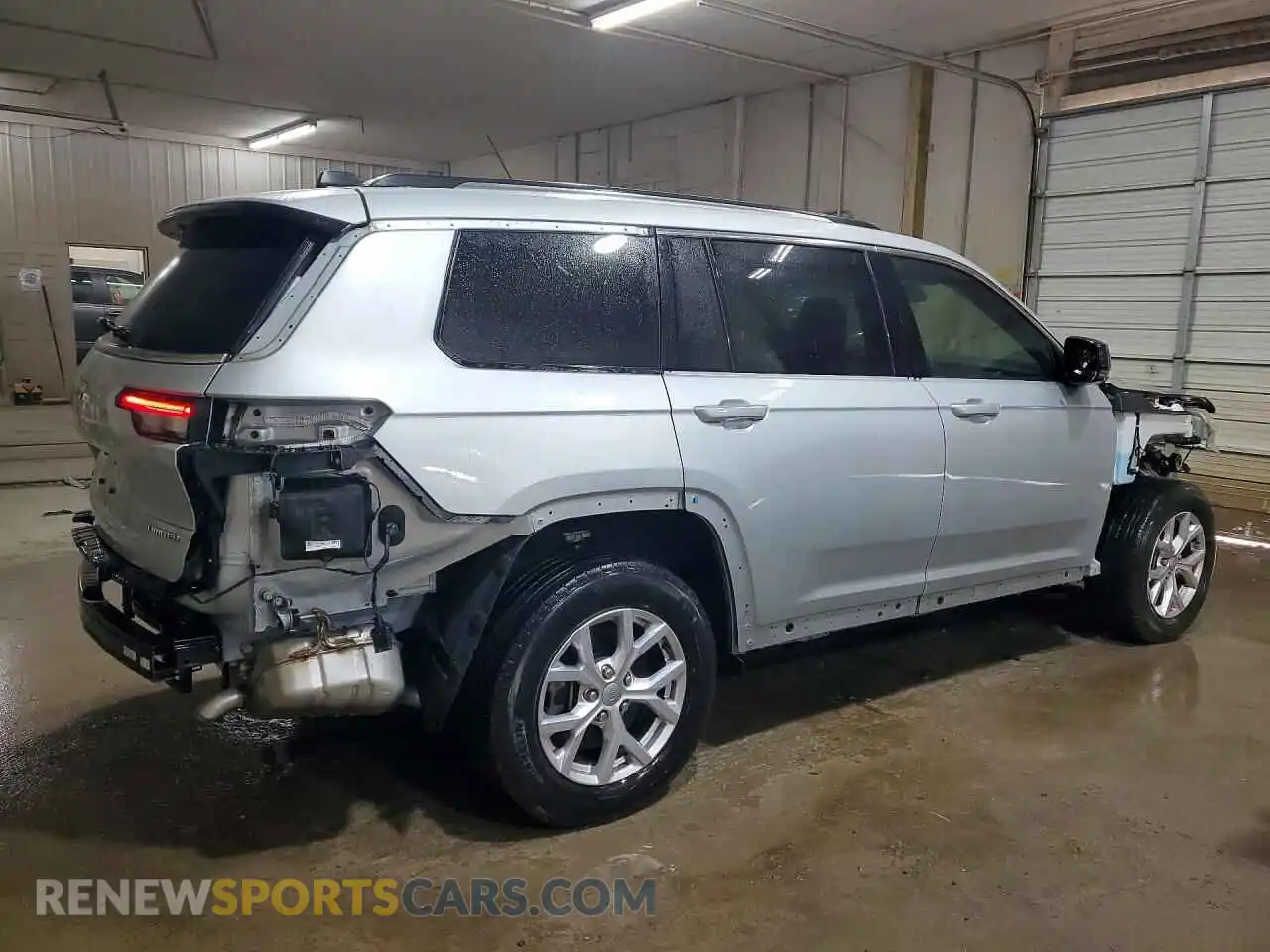 3 Photograph of a damaged car 1C4RJKBGXM8211904 JEEP CHEROKEE 2021