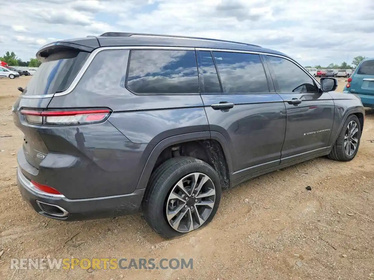 3 Photograph of a damaged car 1C4RJKDG5M8213038 JEEP CHEROKEE 2021