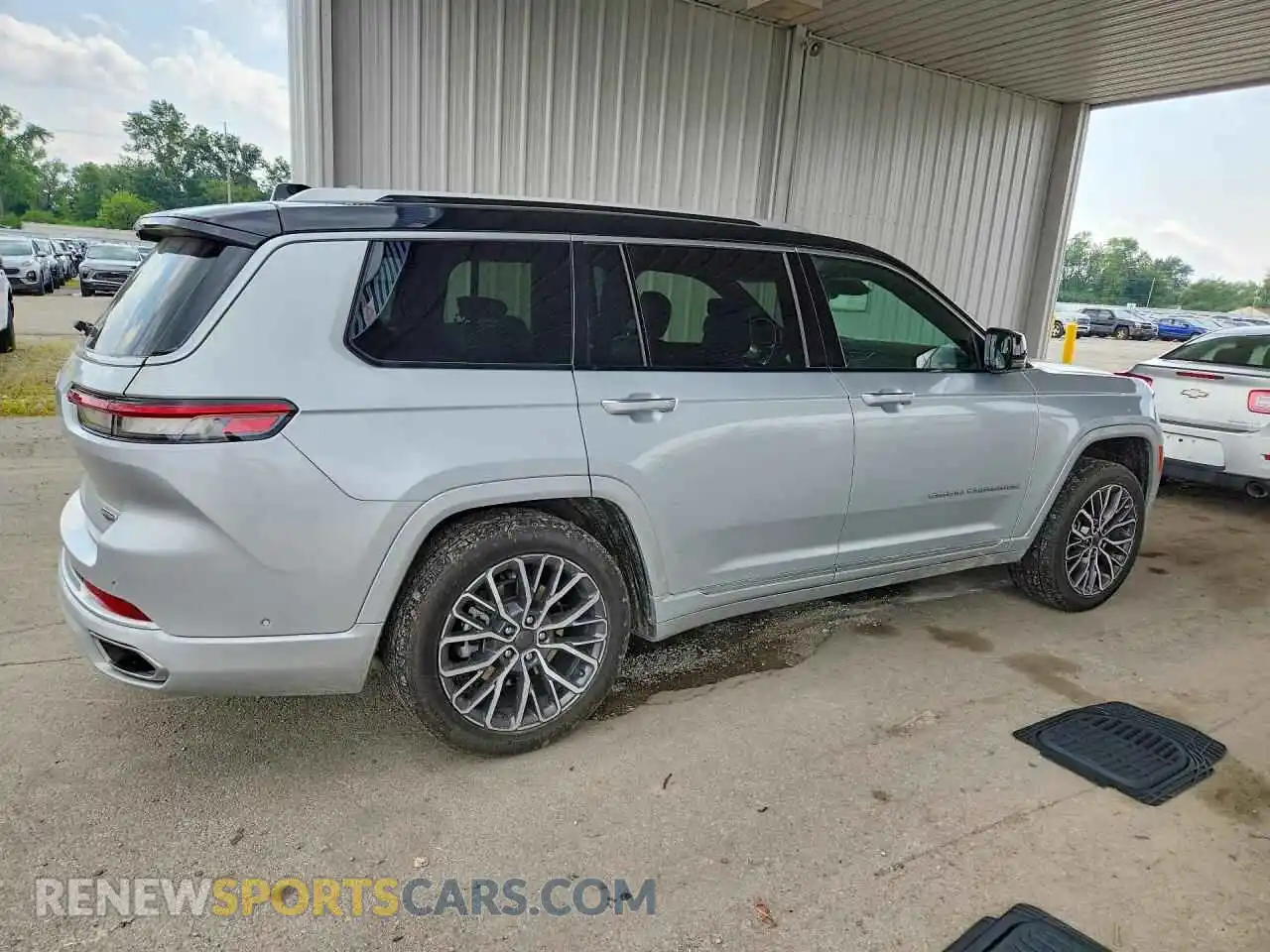 3 Photograph of a damaged car 1C4RJKEG3M8103314 JEEP CHEROKEE 2021