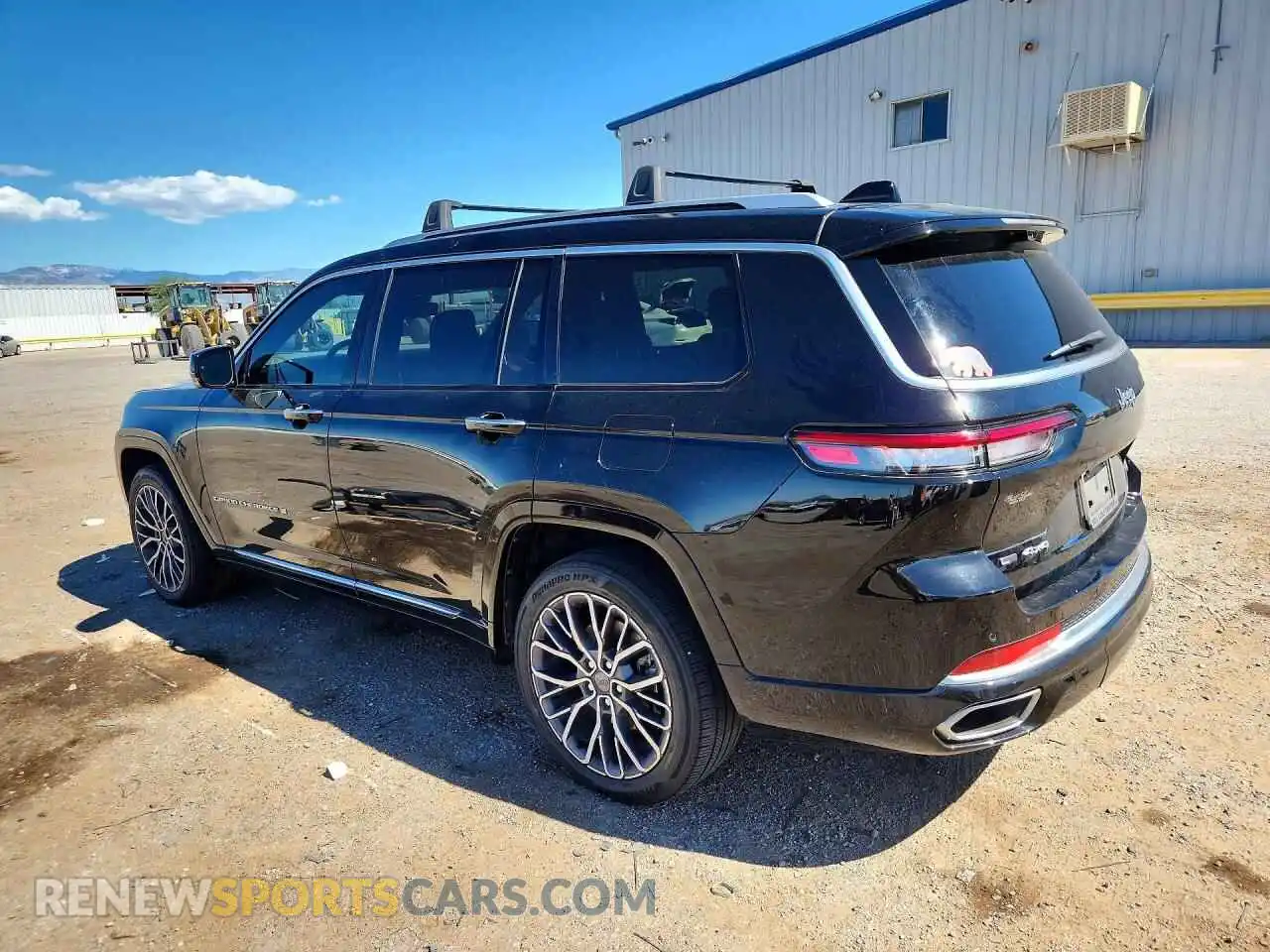 2 fotografías del automóvil dañado 1C4RJKEG8M8102546 JEEP CHEROKEE 2021