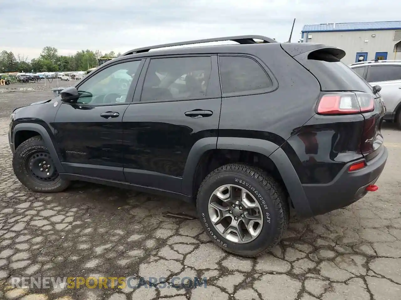 2 Photograph of a damaged car 1C4PJMBX6ND522029 JEEP CHEROKEE 2022