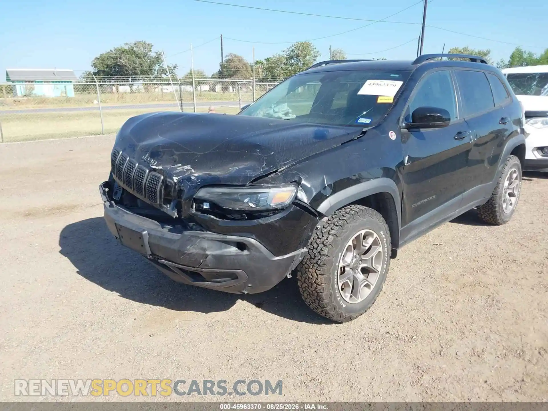 2 Photograph of a damaged car 1C4PJMBX9ND502437 JEEP CHEROKEE 2022
