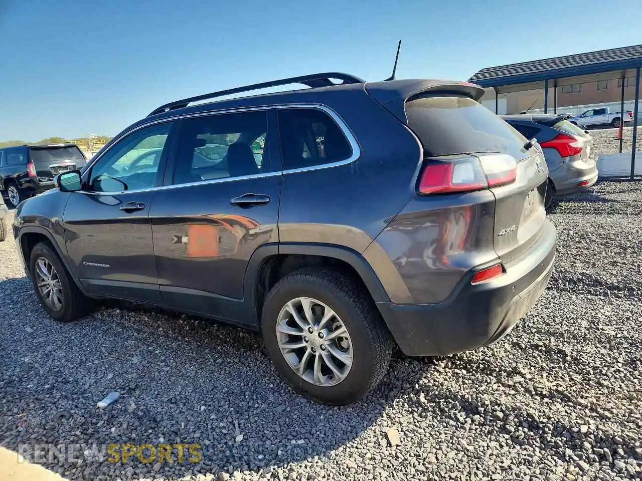2 Photograph of a damaged car 1C4PJMMX7ND502496 JEEP CHEROKEE 2022