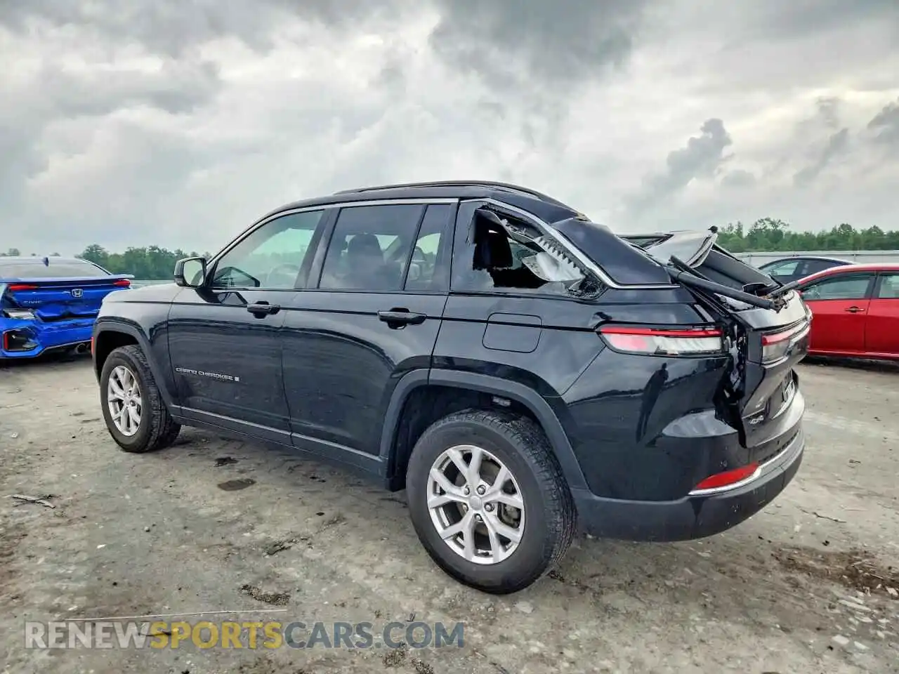 2 Photograph of a damaged car 1C4RJHBG3N8528329 JEEP CHEROKEE 2022