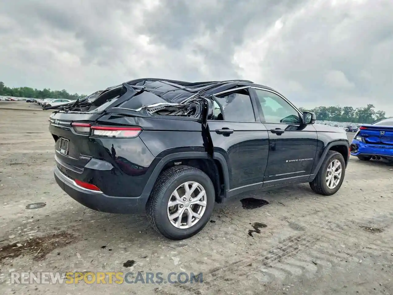 3 Photograph of a damaged car 1C4RJHBG3N8528329 JEEP CHEROKEE 2022