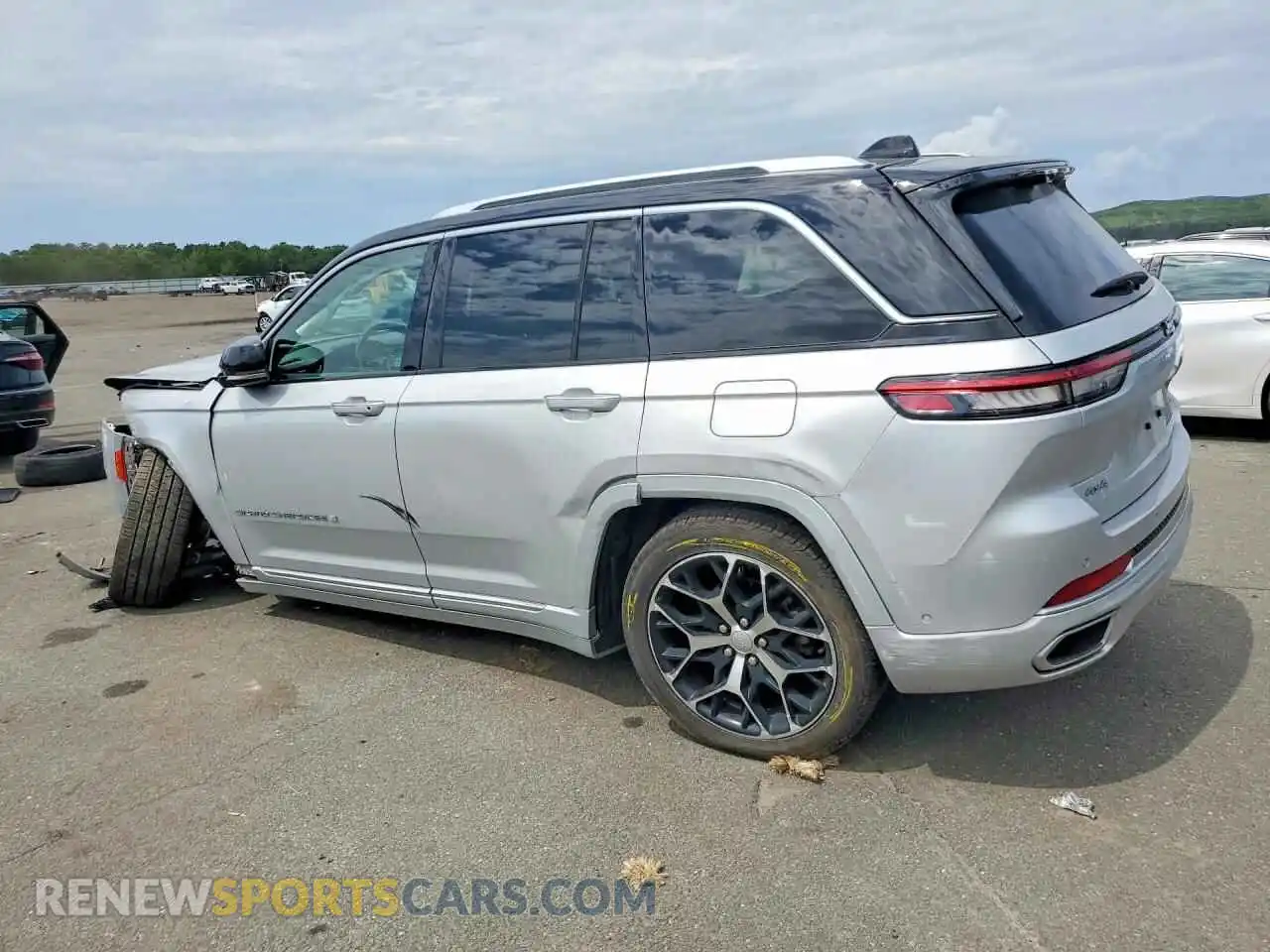 2 Photograph of a damaged car 1C4RJHEG6N8584762 JEEP CHEROKEE 2022