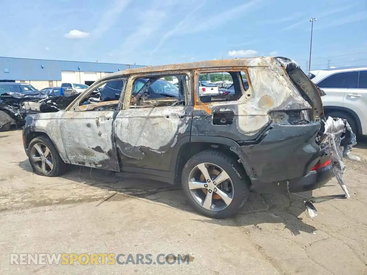 2 Фотография поврежденного автомобиля 1C4RJKBG3N8531941 JEEP CHEROKEE 2022