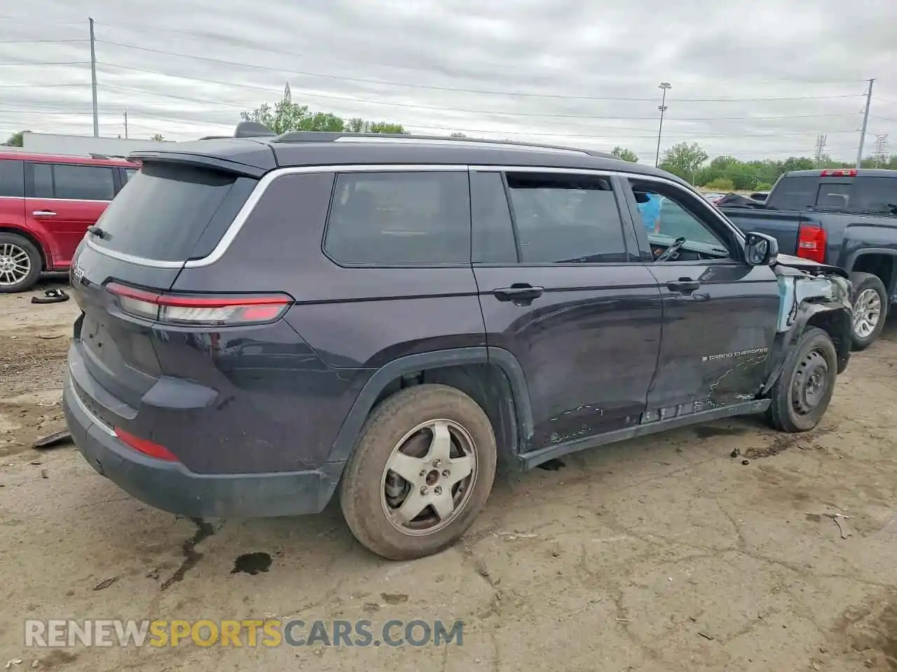 3 Photograph of a damaged car 1C4RJKBG3N8533351 JEEP CHEROKEE 2022