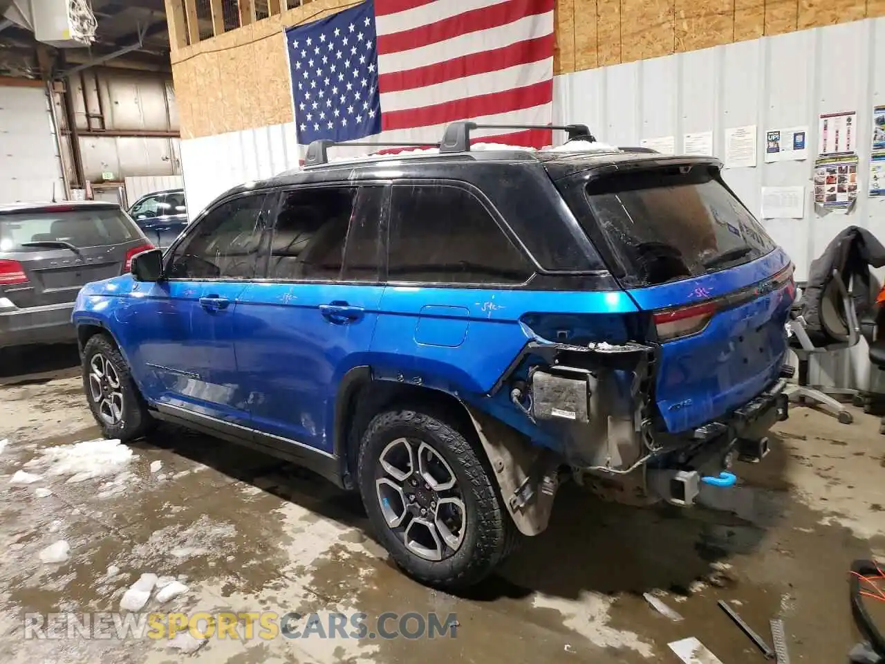 2 Фотография поврежденного автомобиля 1C4RJYC66N8758517 JEEP CHEROKEE 2022
