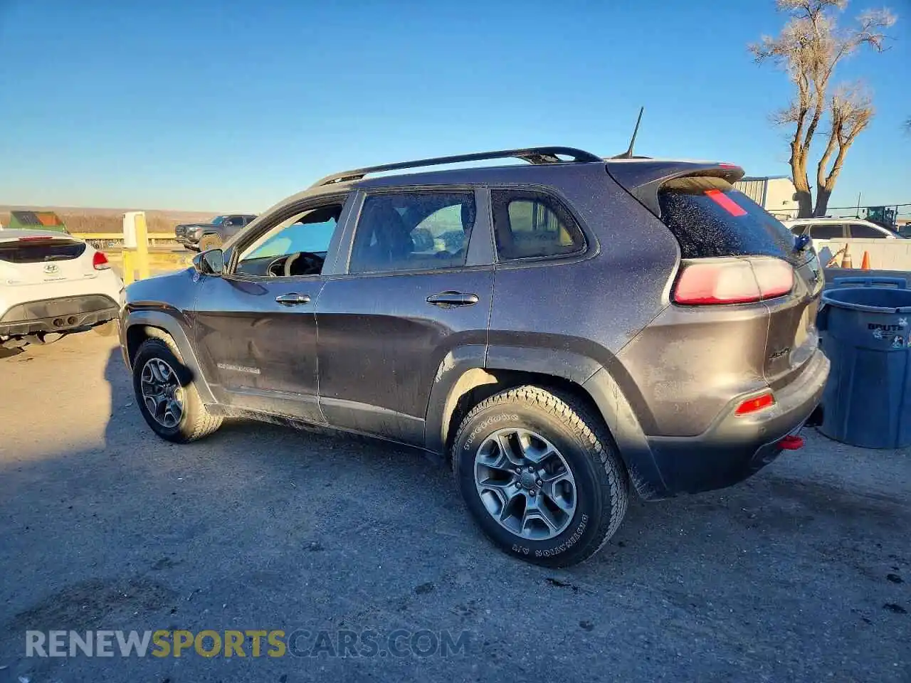 2 Photograph of a damaged car 1C4PJMBN3PD104982 JEEP CHEROKEE 2023