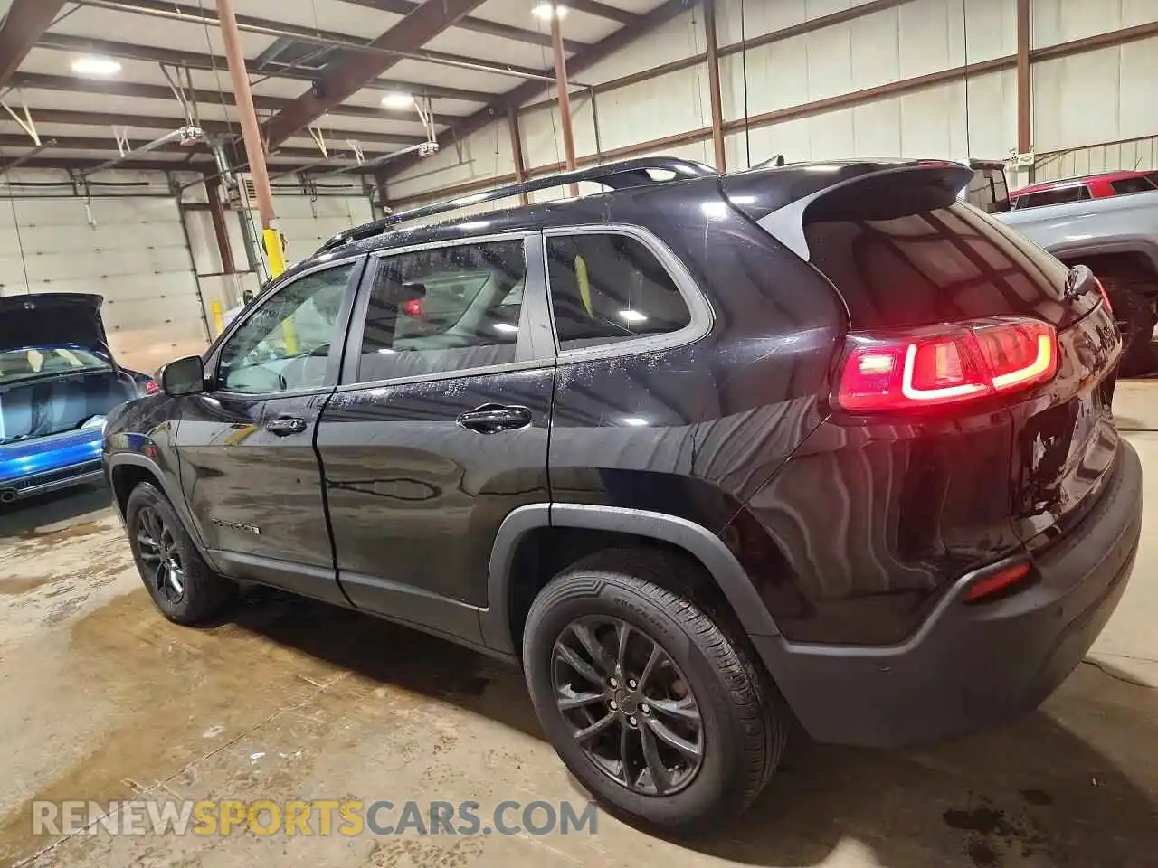 2 fotografías del automóvil dañado 1C4PJMMB2PD107178 JEEP CHEROKEE 2023