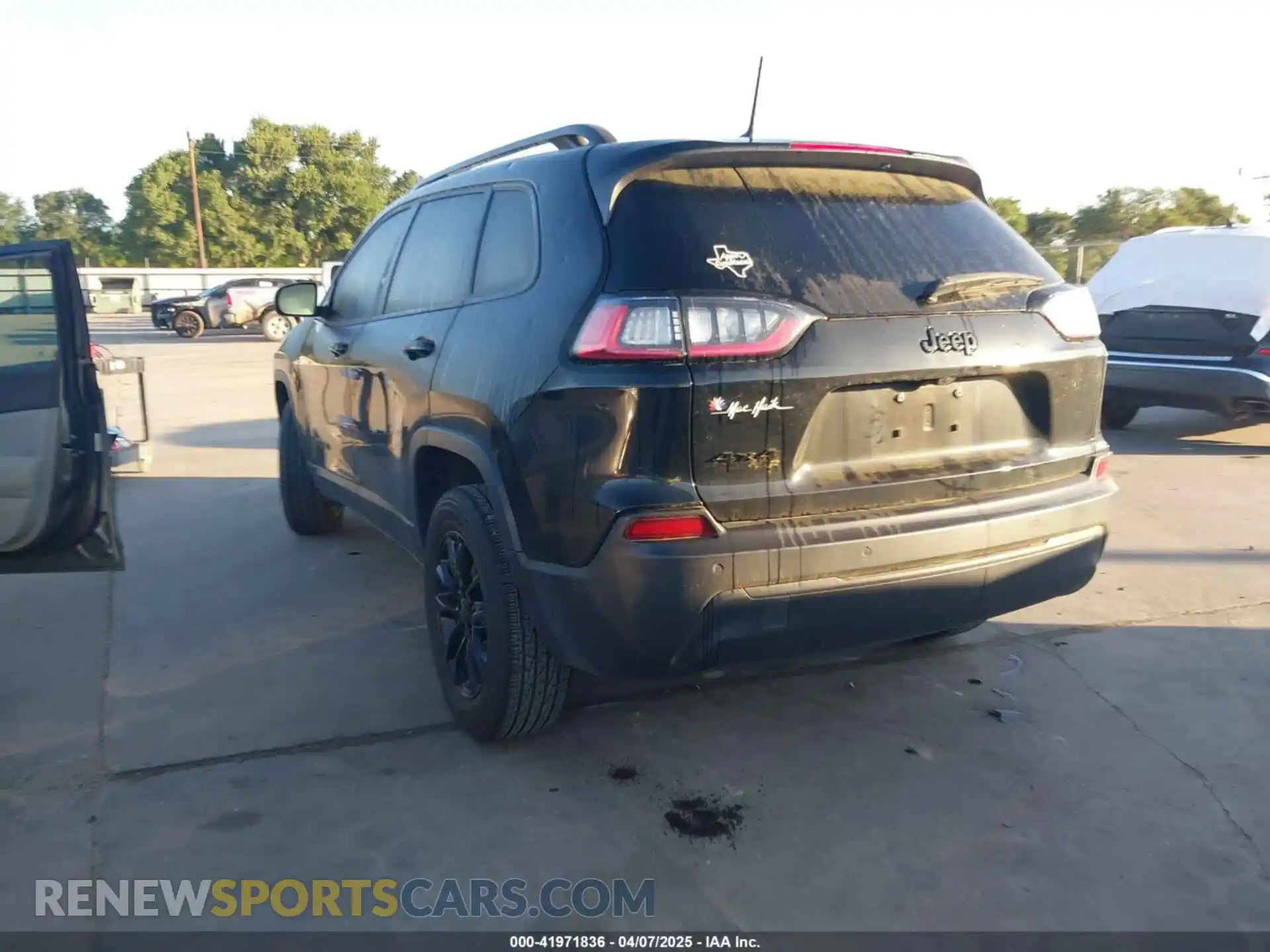3 Photograph of a damaged car 1C4PJMMB3PD108548 JEEP CHEROKEE 2023