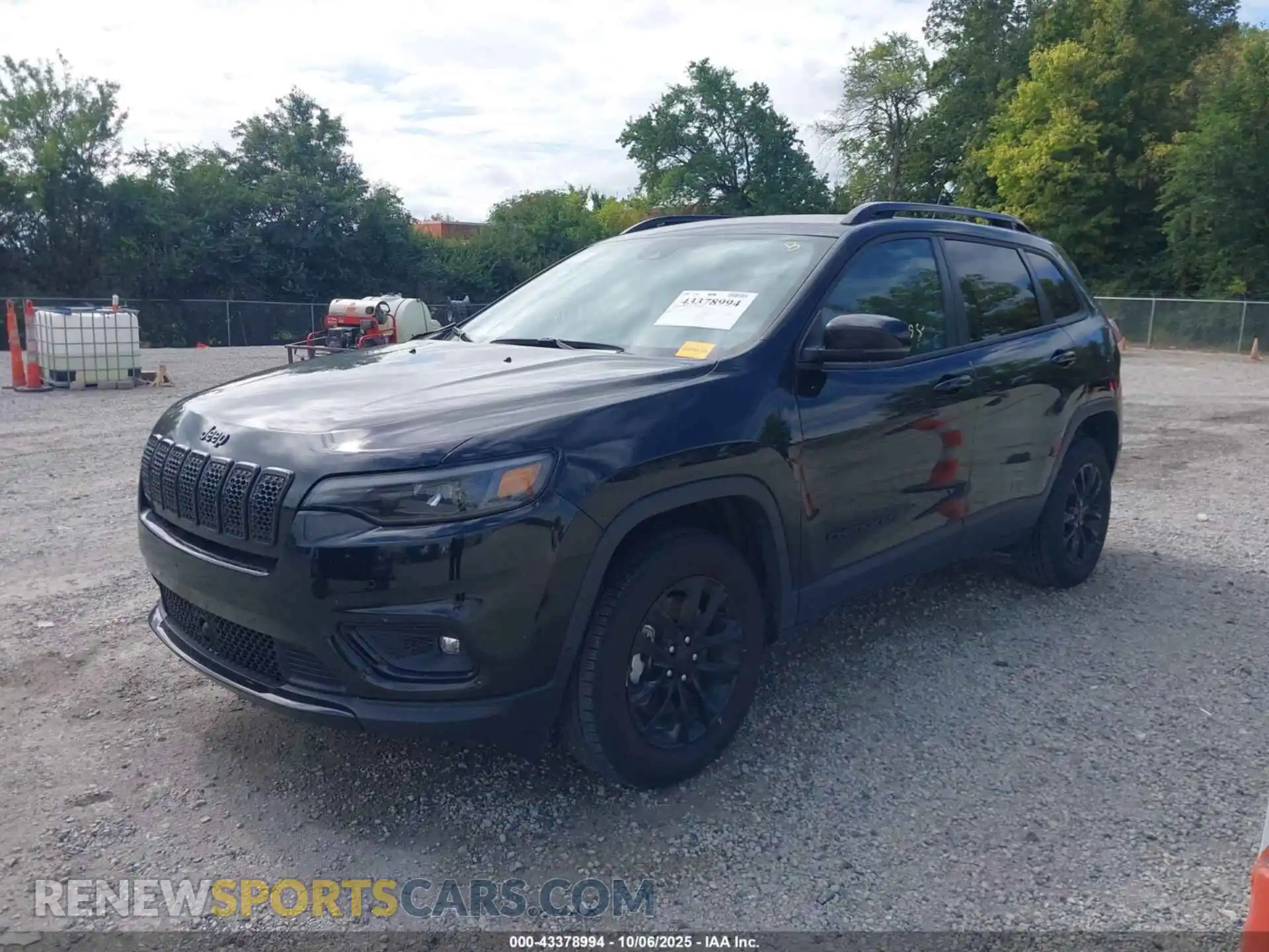 2 Photograph of a damaged car 1C4PJMMB4PD115038 JEEP CHEROKEE 2023