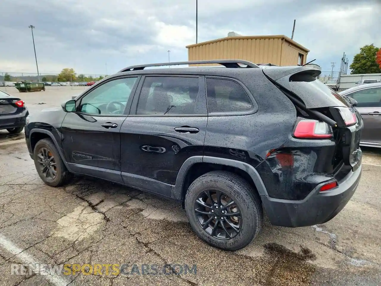 2 fotografías del automóvil dañado 1C4PJMMB5PD108258 JEEP CHEROKEE 2023