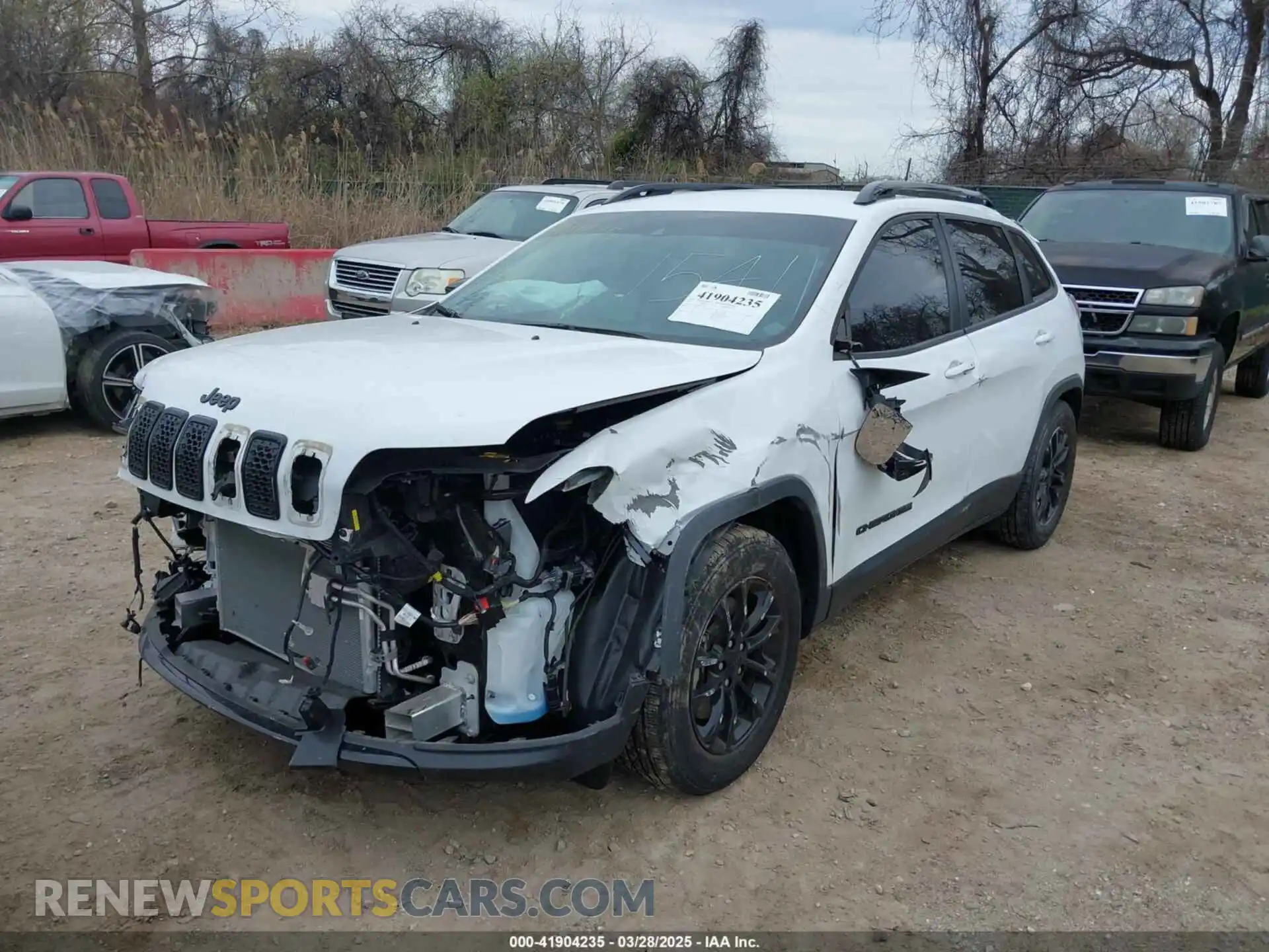 2 Photograph of a damaged car 1C4PJMMB9PD101541 JEEP CHEROKEE 2023