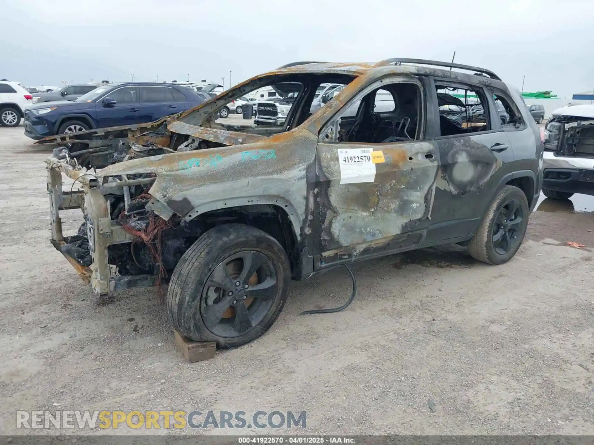 2 Photograph of a damaged car 1C4PJMMB9PD102947 JEEP CHEROKEE 2023