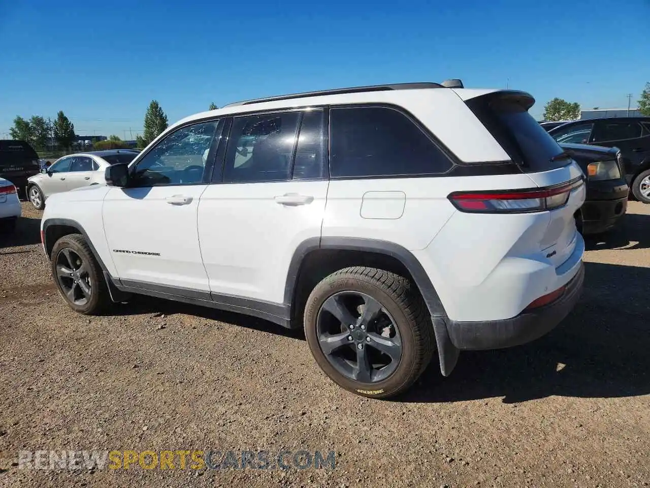 2 Фотография поврежденного автомобиля 1C4RJHAG0PC647215 JEEP CHEROKEE 2023