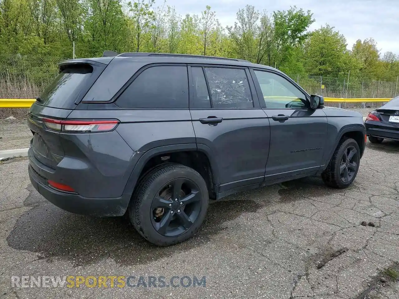 3 Photograph of a damaged car 1C4RJHAG4PC594034 JEEP CHEROKEE 2023
