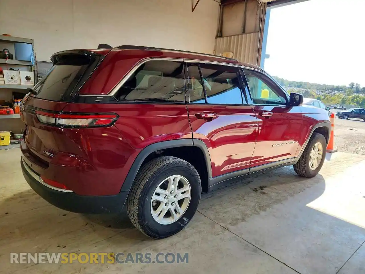 3 Photograph of a damaged car 1C4RJHAG5PC547899 JEEP CHEROKEE 2023