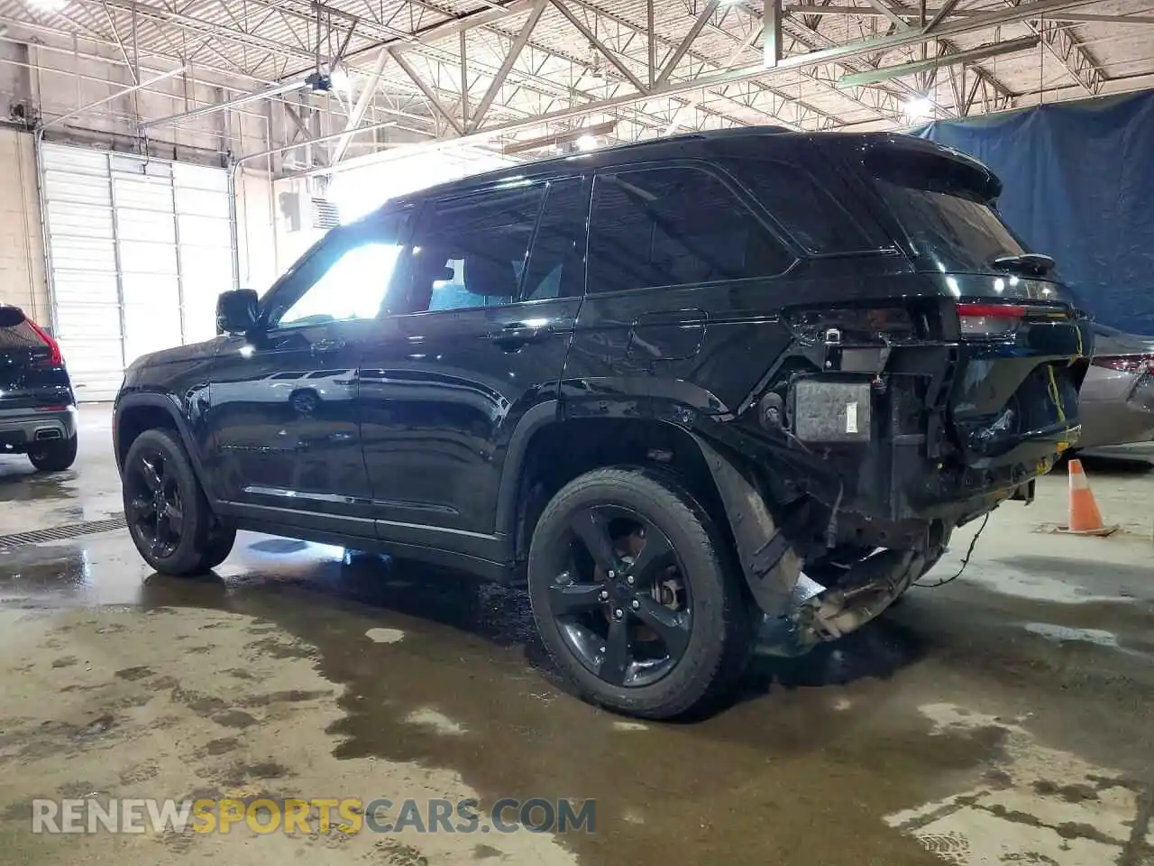 2 fotografías del automóvil dañado 1C4RJHAG6PC589319 JEEP CHEROKEE 2023