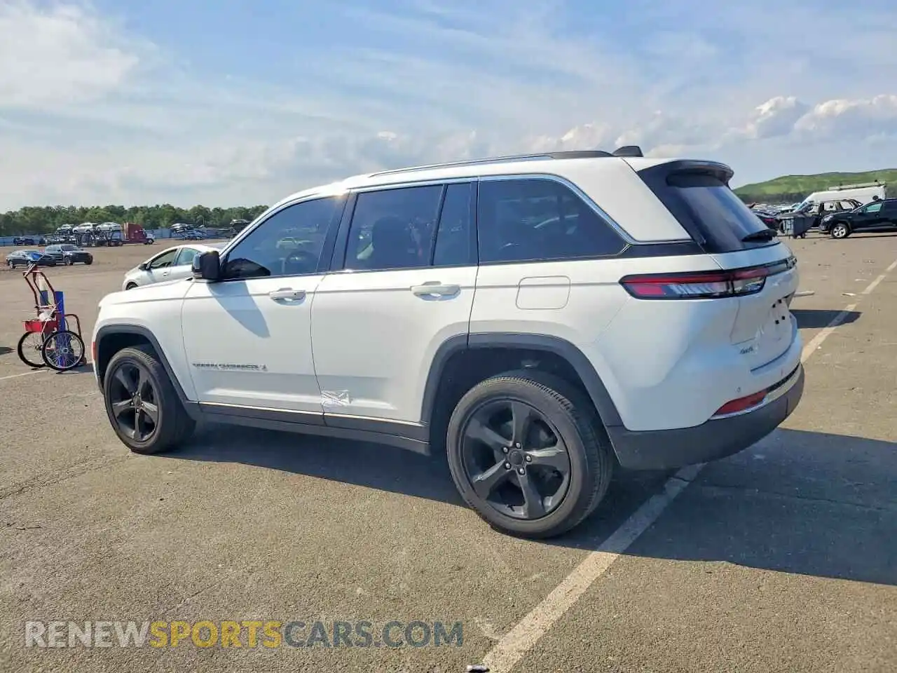 2 Photograph of a damaged car 1C4RJHBG0PC641526 JEEP CHEROKEE 2023